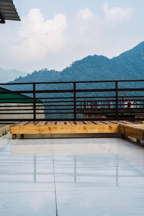 The Mountain View Hostel Rishikesh Bagian luar foto