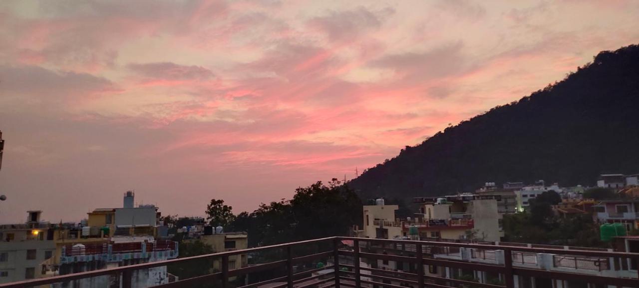 The Mountain View Hostel Rishikesh Bagian luar foto