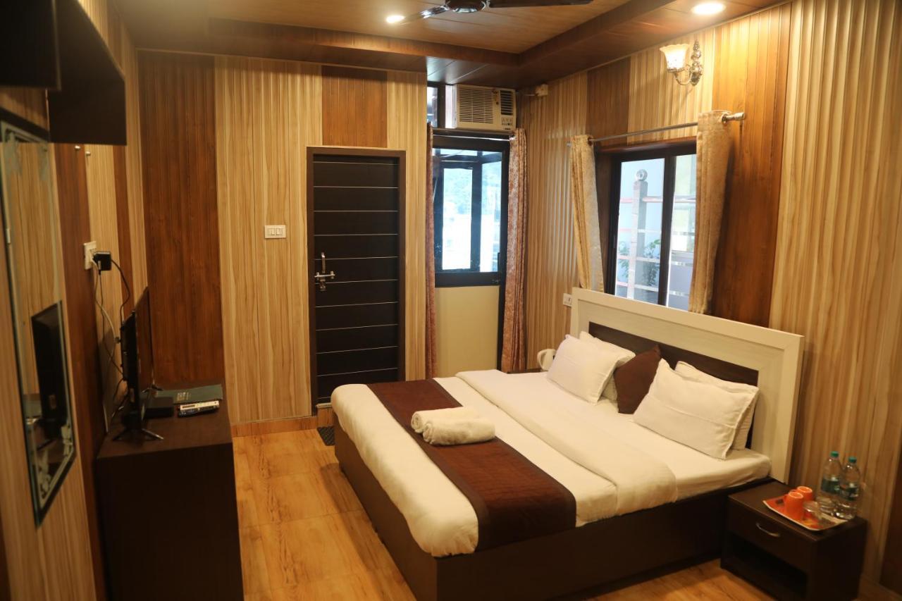 The Mountain View Hostel Rishikesh Bagian luar foto