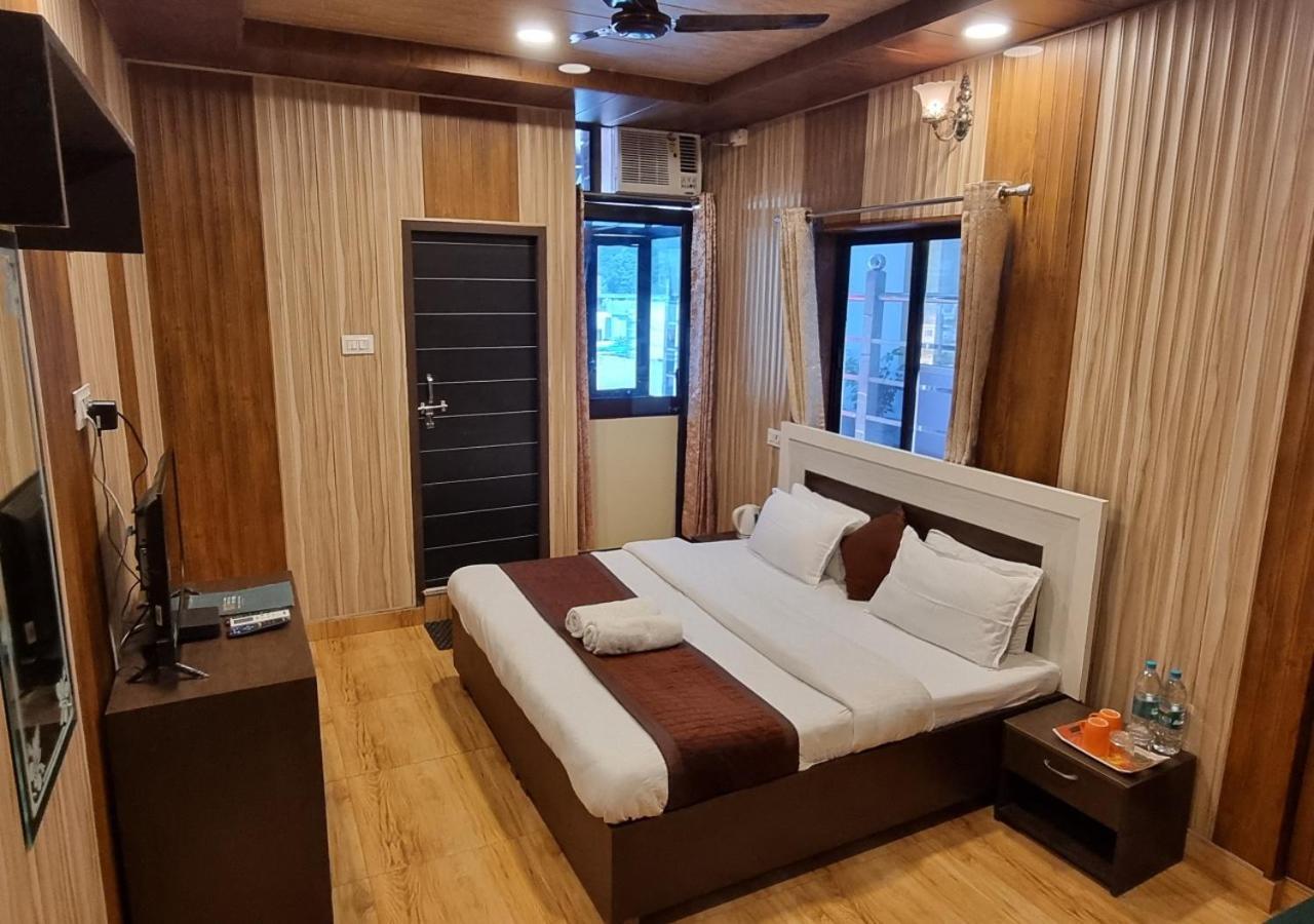 The Mountain View Hostel Rishikesh Bagian luar foto