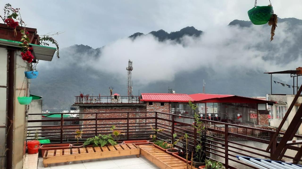 The Mountain View Hostel Rishikesh Bagian luar foto